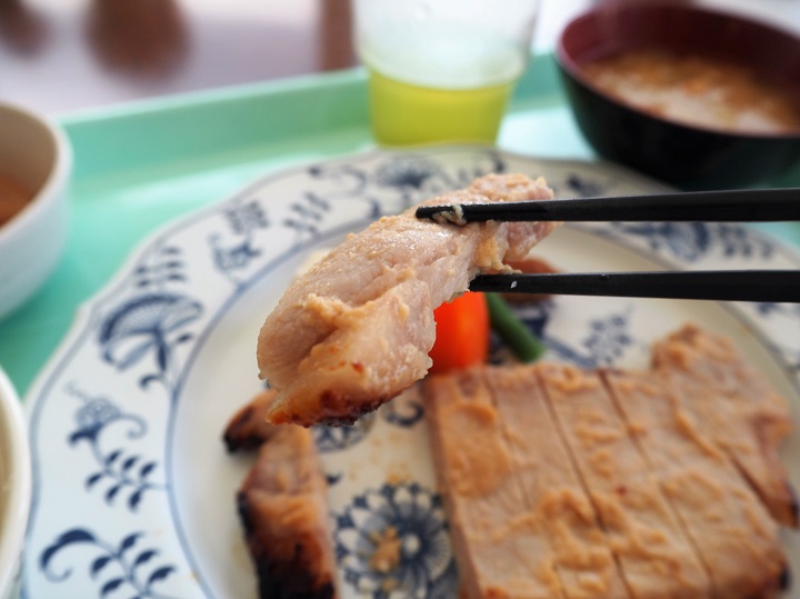 豚西京漬けアップ