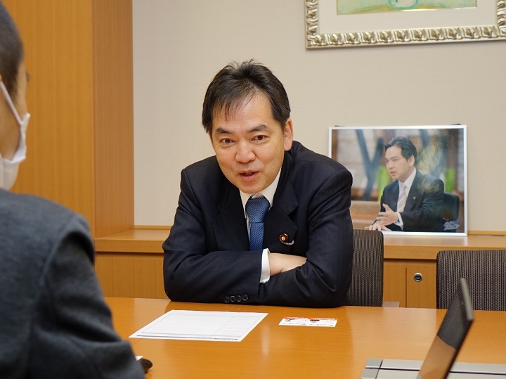 浅尾慶一郎