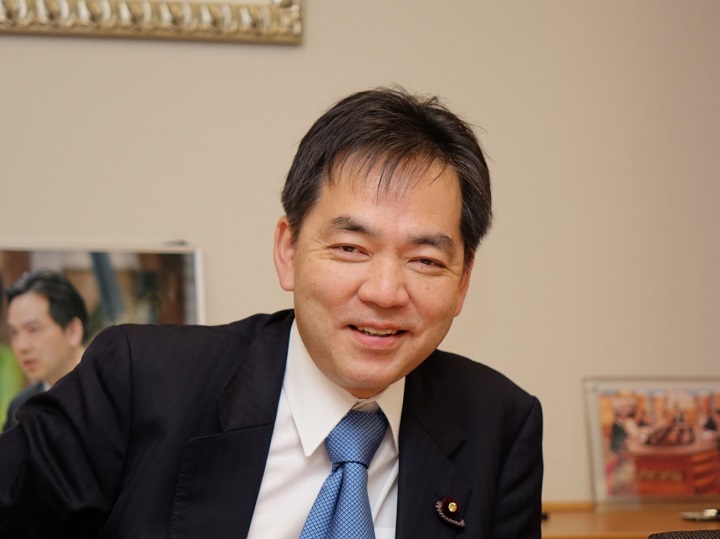 浅尾慶一郎