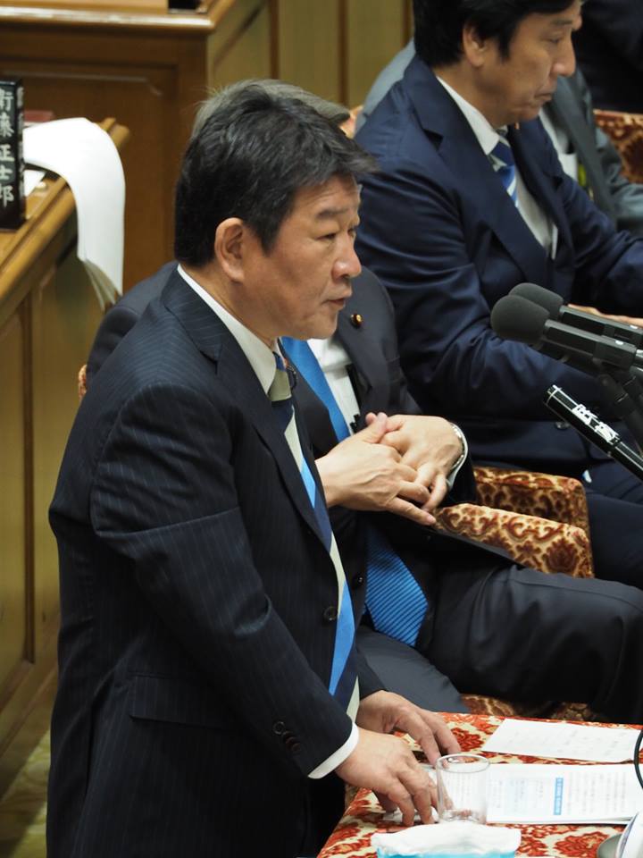 (自民党 政調会長の茂木氏Facebookより。ハーバード卒マッキンゼー勤務のスーパーエリートです)