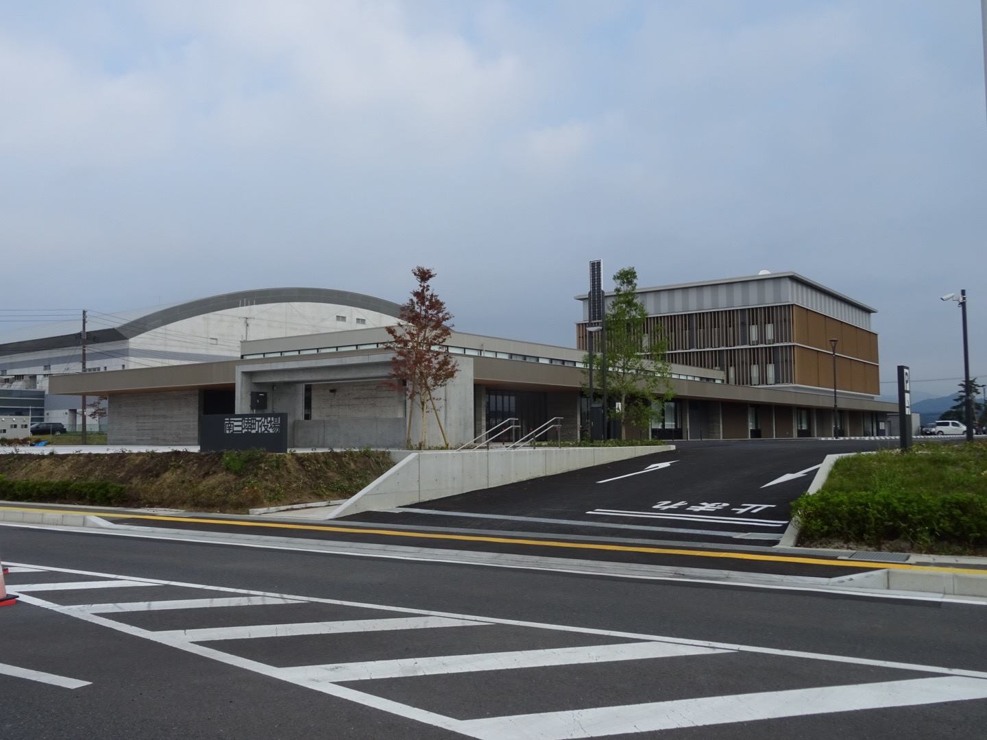今年9月3日に町内の高台に移転・新築されたばかりの南三陸町役場